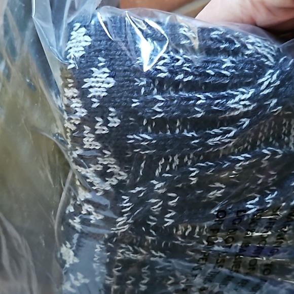 🐻MUK LUKS Cheryl Boots in Gray/Blue Fairisle with Snowflake Print Top - Picture 16 of 16